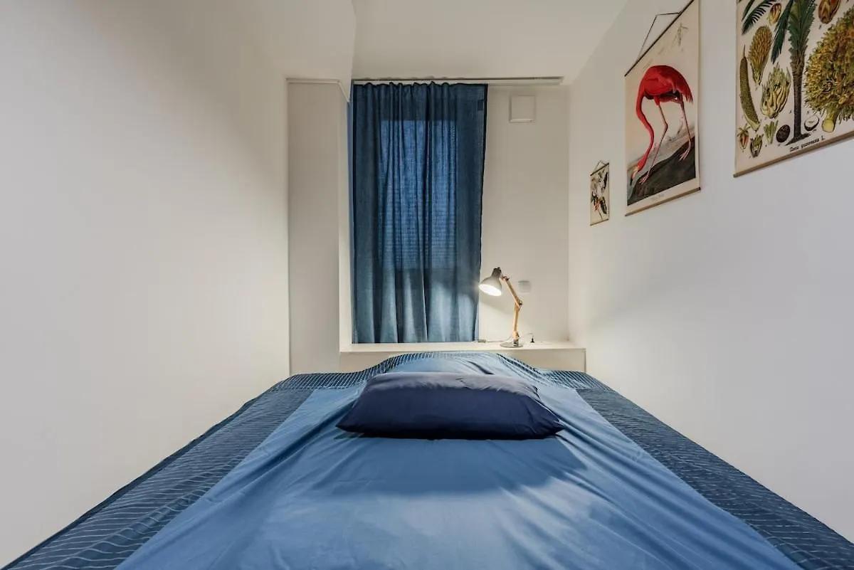 Unique Ap Kreuzberg 4 Bed Rooms Berlin 0*,  Almanya
