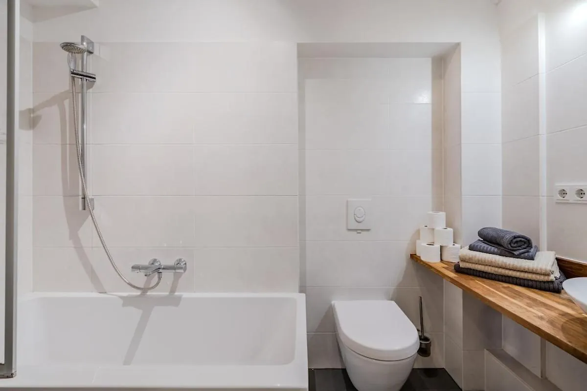 Daire Unique Ap Kreuzberg 4 Bed Rooms Berlin Almanya
