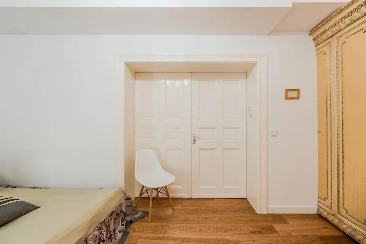 Unique Ap Kreuzberg 4 Bed Rooms Berlin 0*,  Almanya